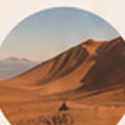 Dunes de sable dans un paysage désertique