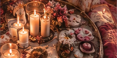 Bougies et offrandes disposées sur un plateau de rituel